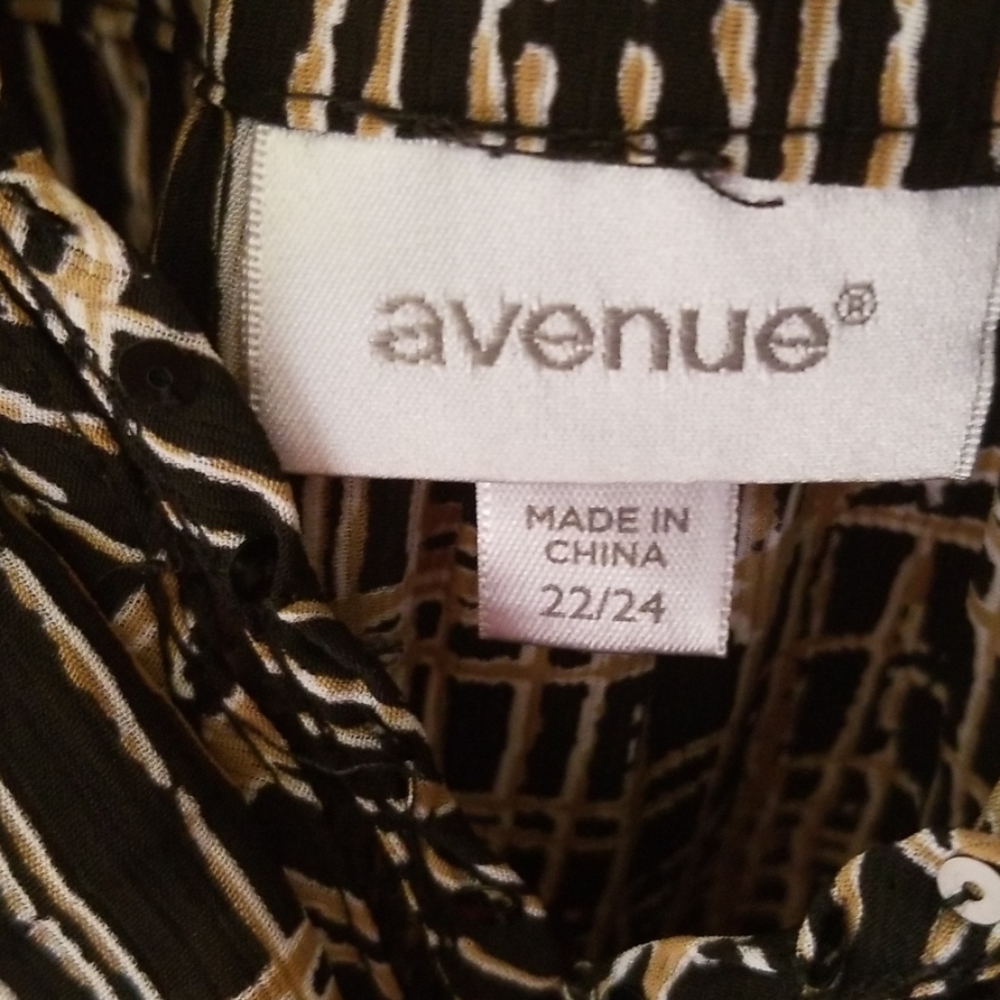 Avenue ladies sleeveless top - Picture 5 of 7